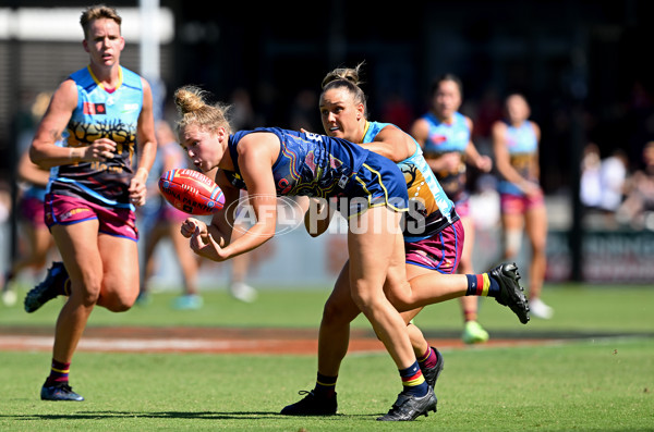 AFLW 2023 Round 08 - Brisbane v Adelaide - A-44150349