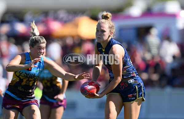 AFLW 2023 Round 08 - Brisbane v Adelaide - A-44152757