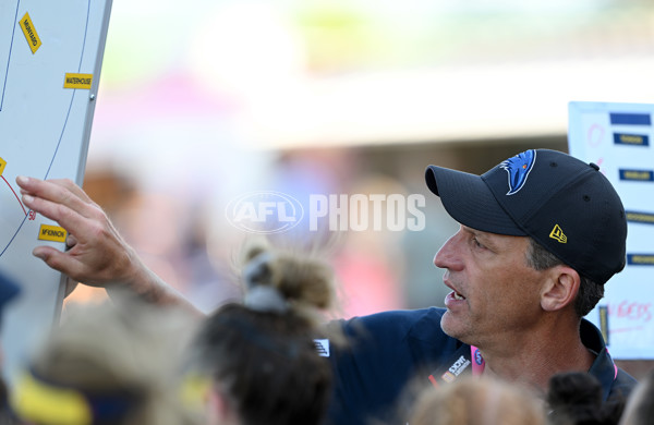 AFLW 2023 Round 08 - Brisbane v Adelaide - A-44152792