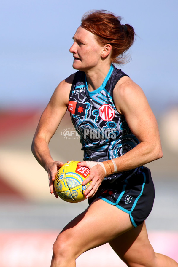 AFLW 2023 Round 08 - Yartapuulti v Gold Coast - A-44153437