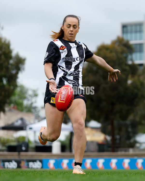 AFLW 2023 Round 08 - Collingwood v Geelong - A-44163993