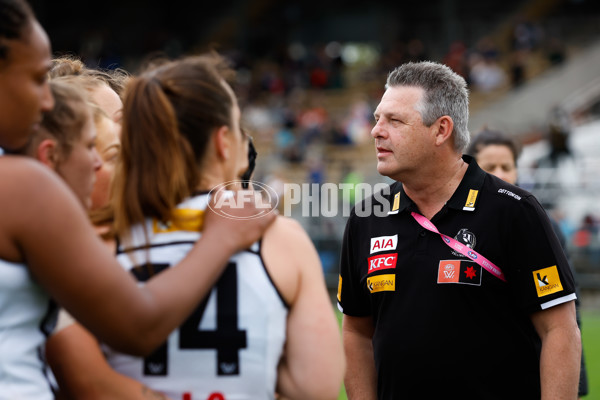 AFLW 2023 Round 08 - Collingwood v Geelong - A-44170252