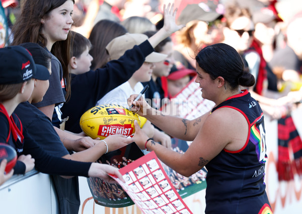 AFLW 2023 Round 09 - Essendon v Carlton - A-44926935