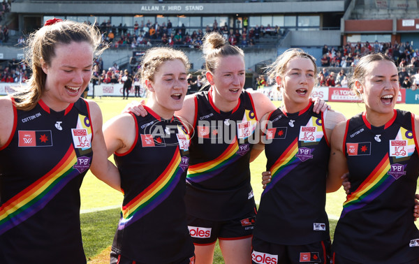 AFLW 2023 Round 09 - Essendon v Carlton - A-44926936