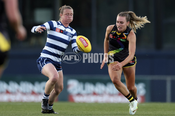 AFLW 2023 Round 09 - Richmond v Geelong - A-44932883