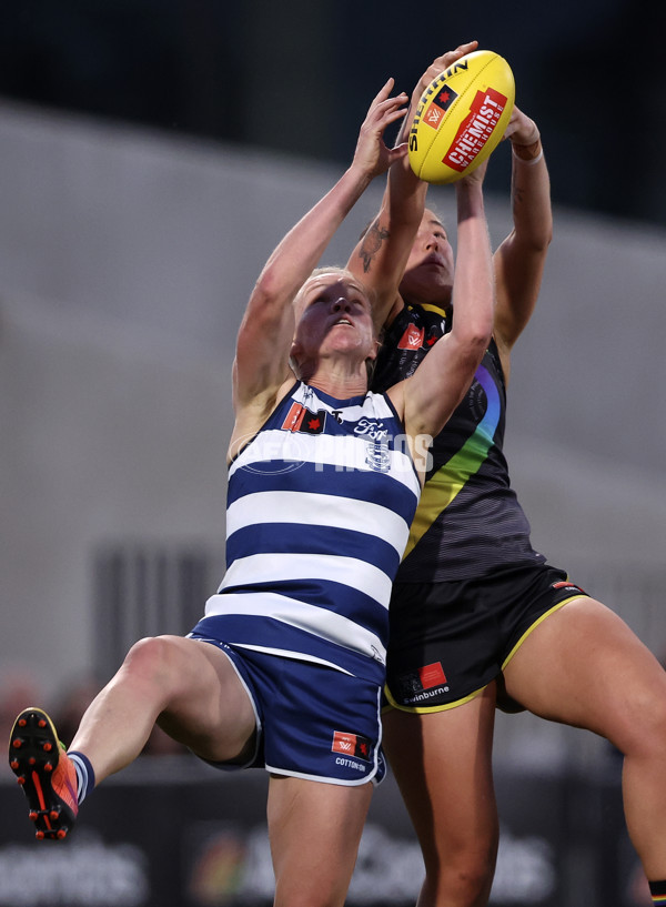 AFLW 2023 Round 09 - Richmond v Geelong - A-44932913