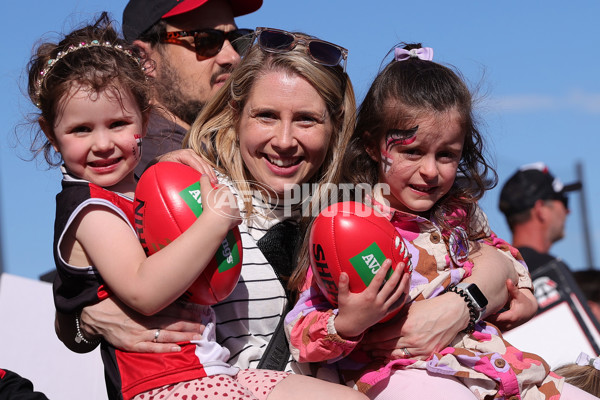 AFLW 2023 Round 09 - St Kilda v Brisbane - A-44932935