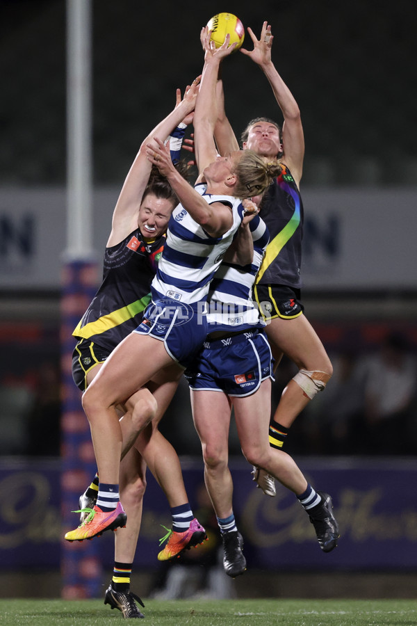 AFLW 2023 Round 09 - Richmond v Geelong - A-44936031