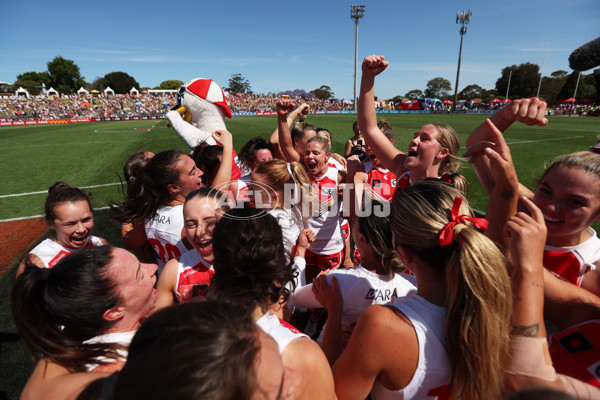 AFLW 2023 Round 09 - Sydney v Collingwood - A-44940010