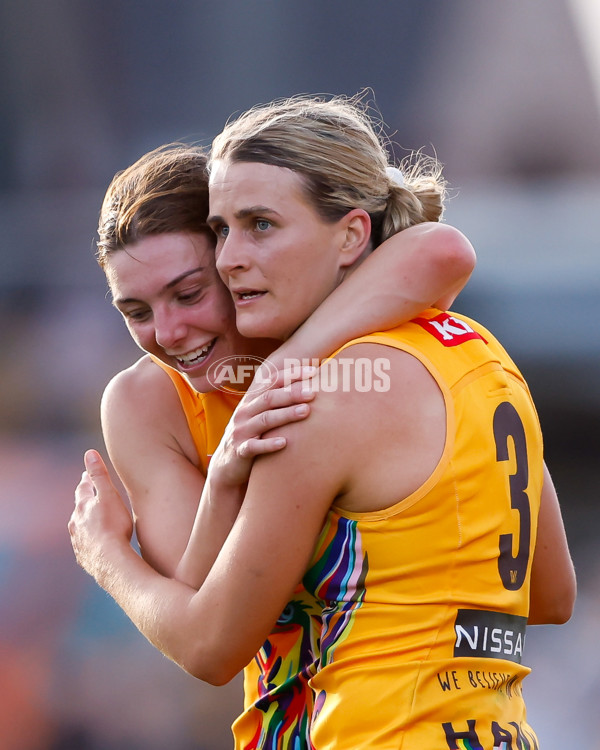 AFLW 2023 Round 09 - Hawthorn v Port Adelaide - A-44948094