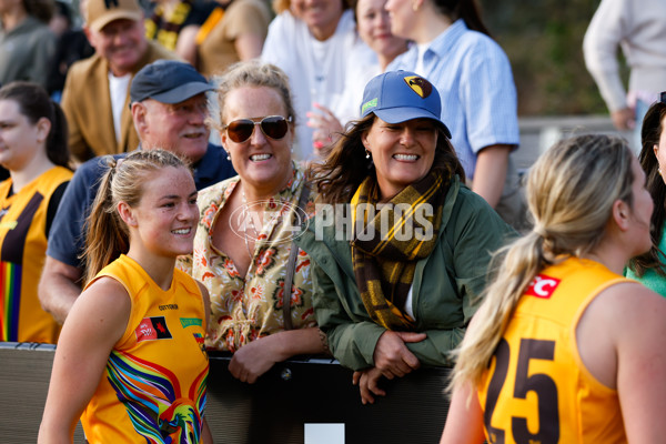 AFLW 2023 Round 09 - Hawthorn v Port Adelaide - A-44949491