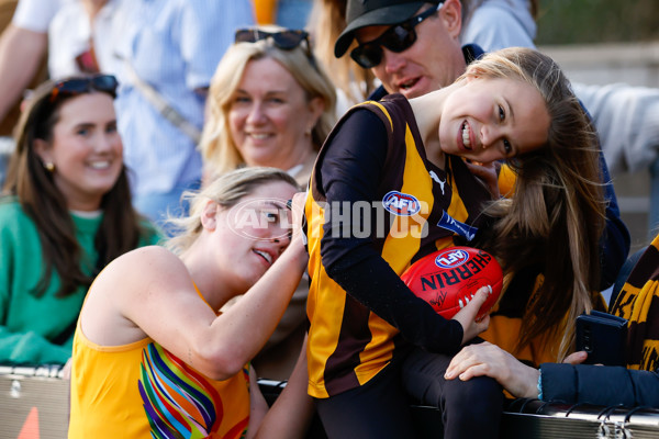 AFLW 2023 Round 09 - Hawthorn v Port Adelaide - A-44949494