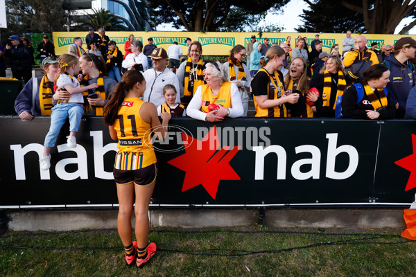 AFLW 2023 Round 09 - Hawthorn v Port Adelaide - A-44950372