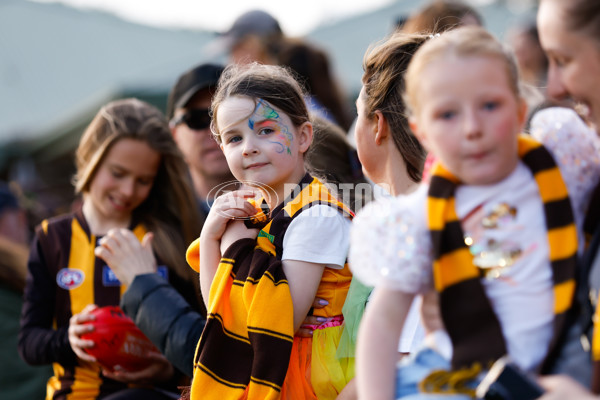 AFLW 2023 Round 09 - Hawthorn v Port Adelaide - A-44950373