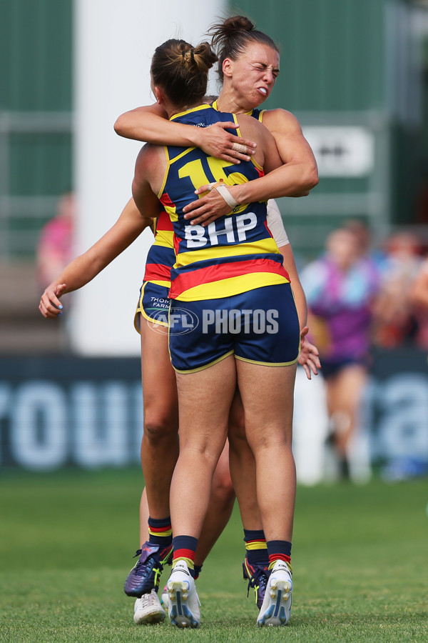 AFLW 2023 Round 09 - Adelaide v North Melbourne - A-44952783