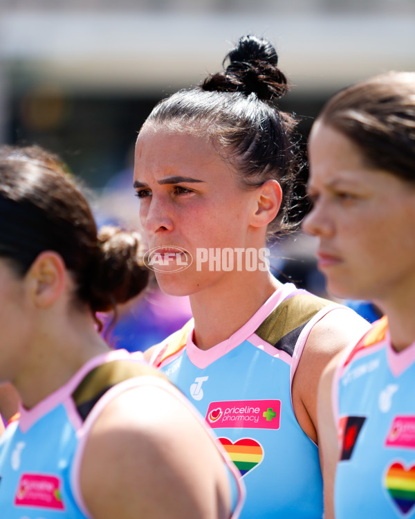 AFLW 2023 Round 10 - Western Bulldogs v North Melbourne - A-44983262