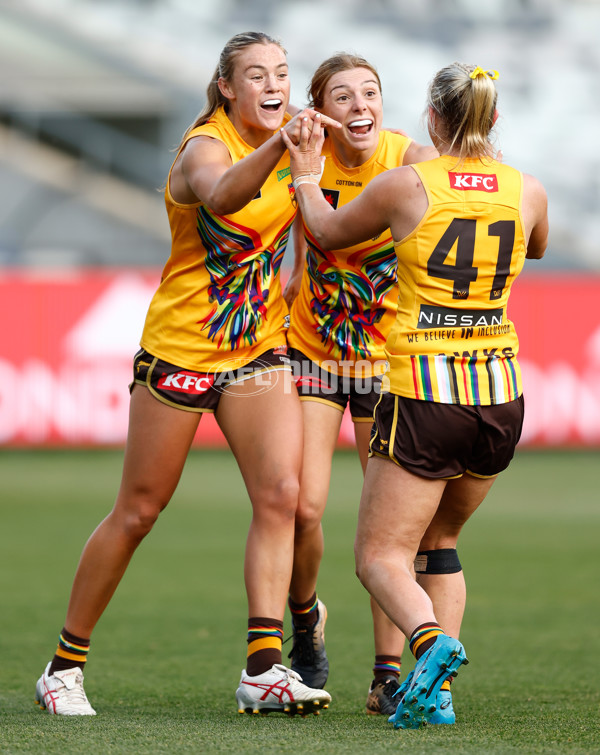 AFLW 2023 Round 10 - Geelong v Hawthorn - A-44995968