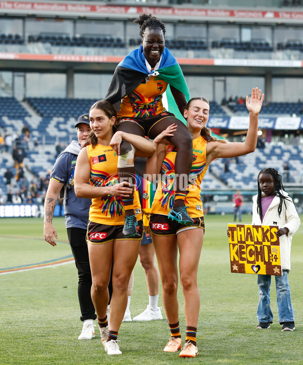 AFLW 2023 Round 10 - Geelong v Hawthorn - A-44995991