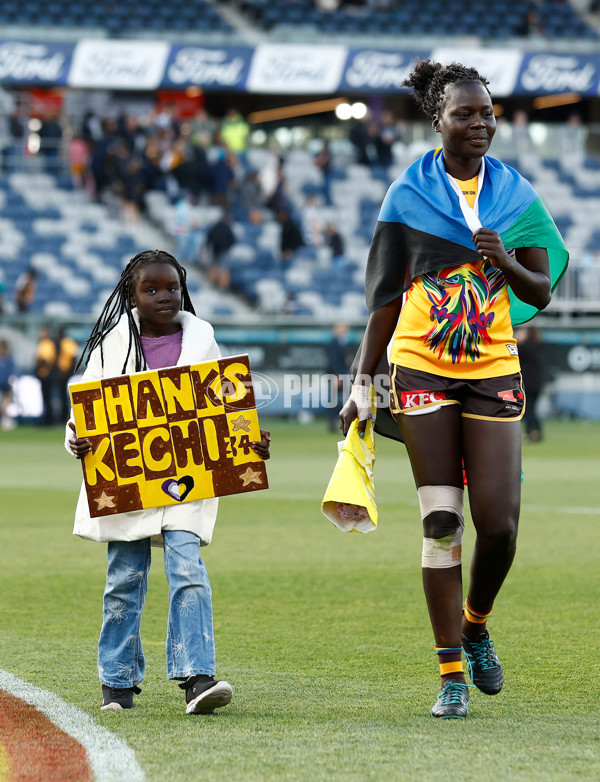 AFLW 2023 Round 10 - Geelong v Hawthorn - A-44996679