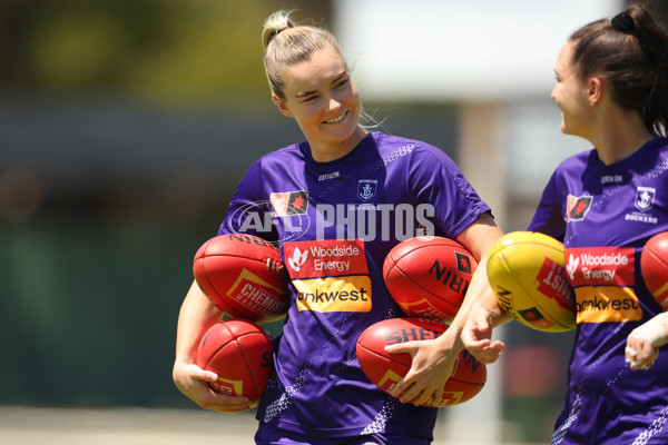AFLW 2023 Round 10 - Fremantle v Sydney - A-45010716