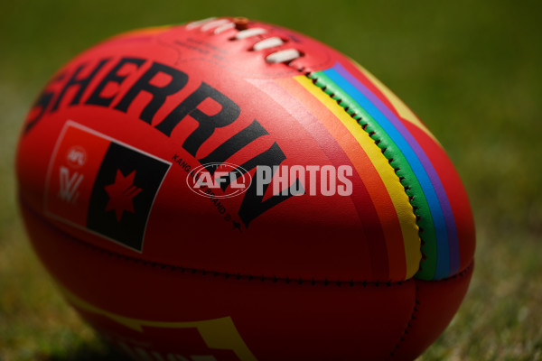AFLW 2023 Round 10 - Fremantle v Sydney - A-45012372