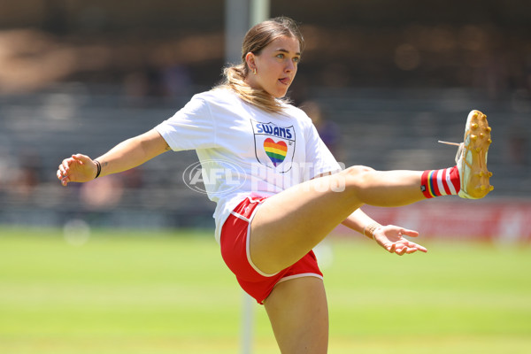 AFLW 2023 Round 10 - Fremantle v Sydney - A-45012381