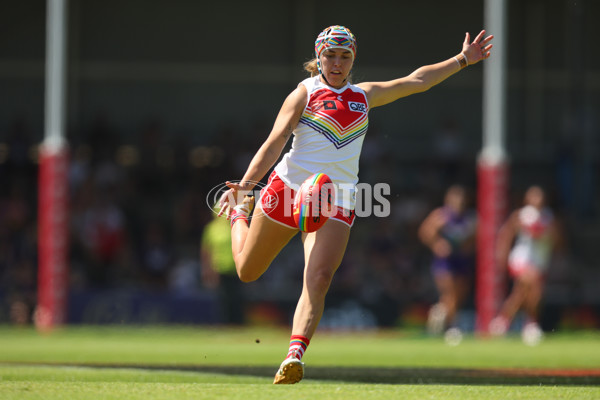 AFLW 2023 Round 10 - Fremantle v Sydney - A-45012412