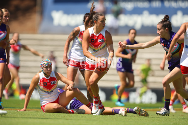AFLW 2023 Round 10 - Fremantle v Sydney - A-45013386