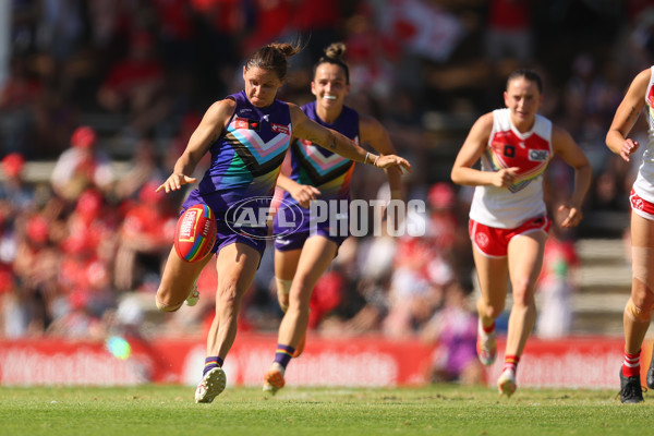 AFLW 2023 Round 10 - Fremantle v Sydney - A-45014859