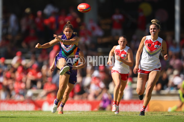 AFLW 2023 Round 10 - Fremantle v Sydney - A-45014862