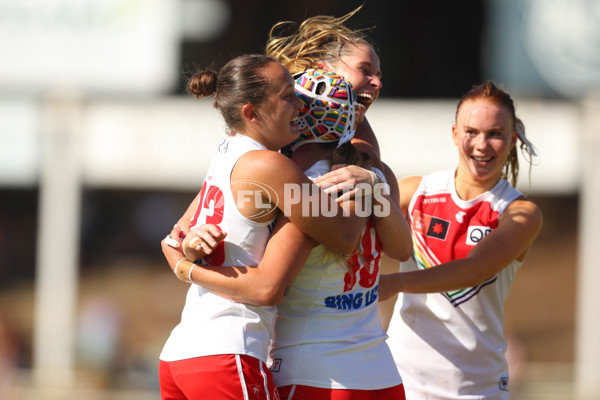 AFLW 2023 Round 10 - Fremantle v Sydney - A-45014869