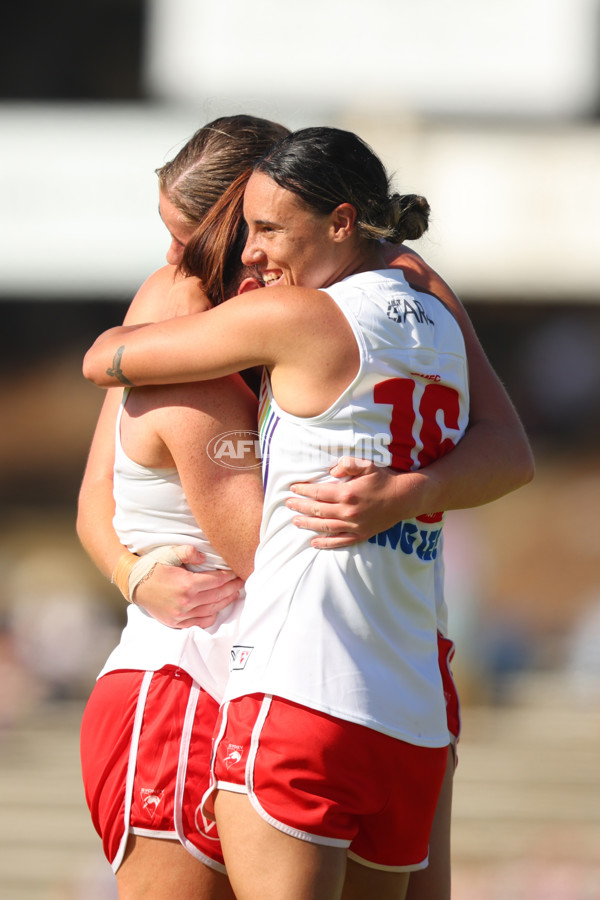 AFLW 2023 Round 10 - Fremantle v Sydney - A-45014870