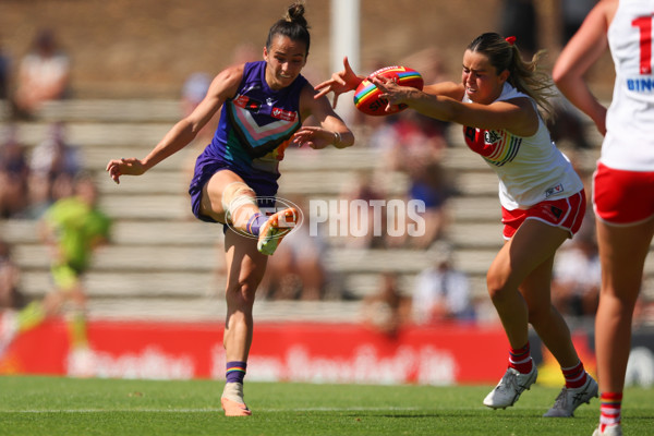AFLW 2023 Round 10 - Fremantle v Sydney - A-45016004
