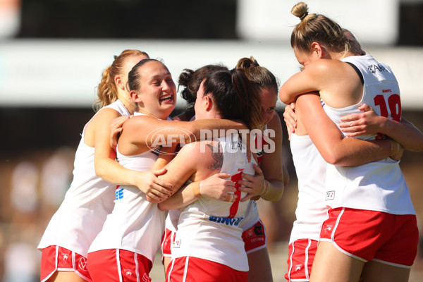 AFLW 2023 Round 10 - Fremantle v Sydney - A-45016028