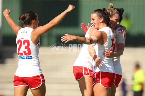 AFLW 2023 Round 10 - Fremantle v Sydney - A-45016031