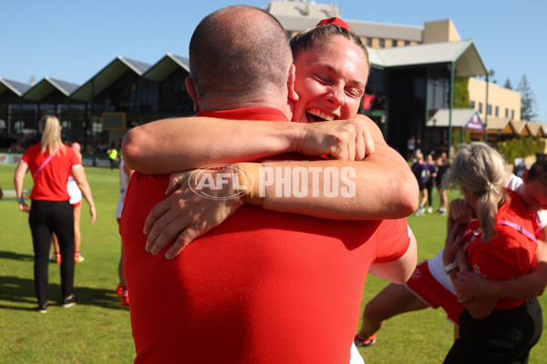 AFLW 2023 Round 10 - Fremantle v Sydney - A-45016054