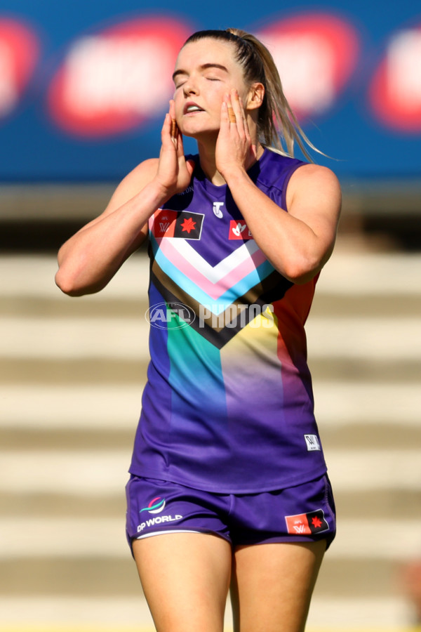 AFLW 2023 Round 10 - Fremantle v Sydney - A-45016098