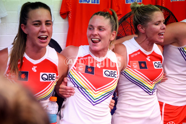 AFLW 2023 Round 10 - Fremantle v Sydney - A-45017535