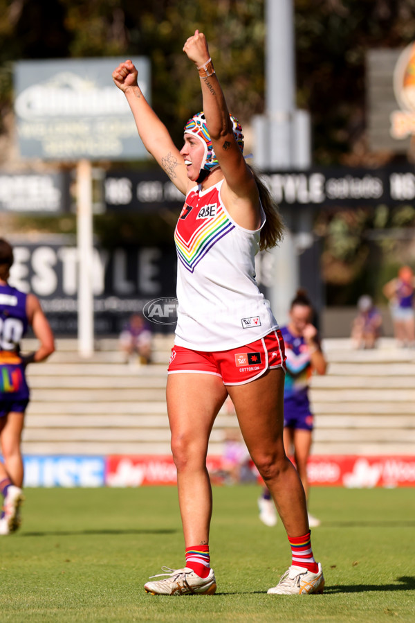 AFLW 2023 Round 10 - Fremantle v Sydney - A-45017544