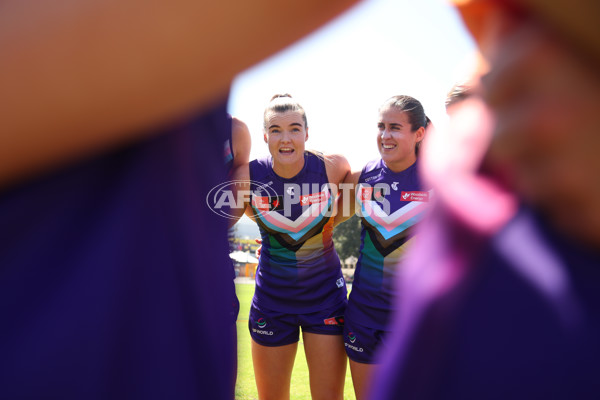 AFLW 2023 Round 10 - Fremantle v Sydney - A-45021002