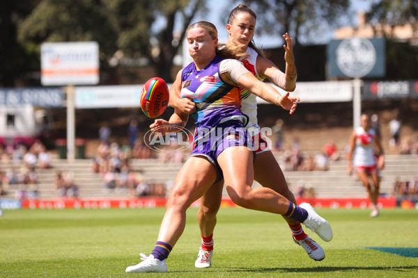 AFLW 2023 Round 10 - Fremantle v Sydney - A-45021016