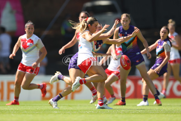 AFLW 2023 Round 10 - Fremantle v Sydney - A-45021018