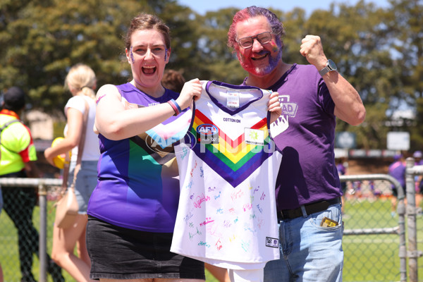 AFLW 2023 Round 10 - Fremantle v Sydney - A-45022572