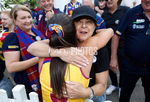 AFLW 2023 First Qualifying Final - Adelaide v Brisbane - A-45056964