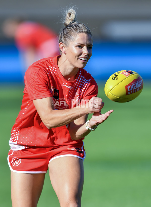 AFLW 2023 First Semi Final - Adelaide v Sydney - A-45106680