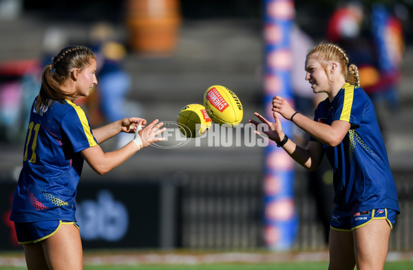 AFLW 2023 First Semi Final - Adelaide v Sydney - A-45106687