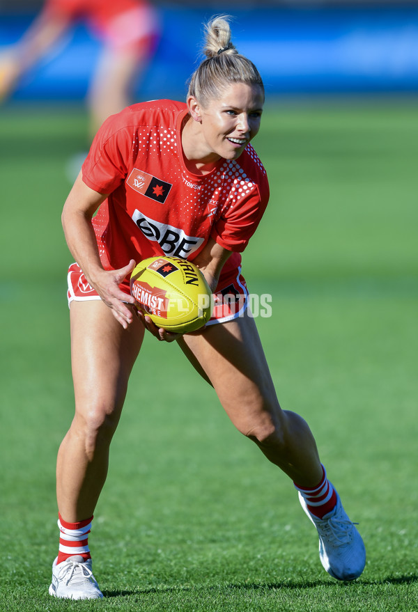 AFLW 2023 First Semi Final - Adelaide v Sydney - A-45107361