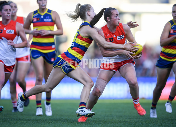 AFLW 2023 First Semi Final - Adelaide v Sydney - A-45111006
