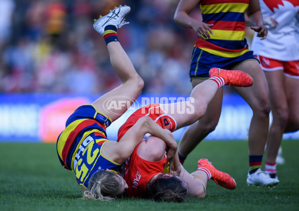 AFLW 2023 First Semi Final - Adelaide v Sydney - A-45112181