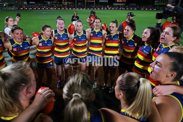 AFLW 2023 First Semi Final - Adelaide v Sydney - A-45112217